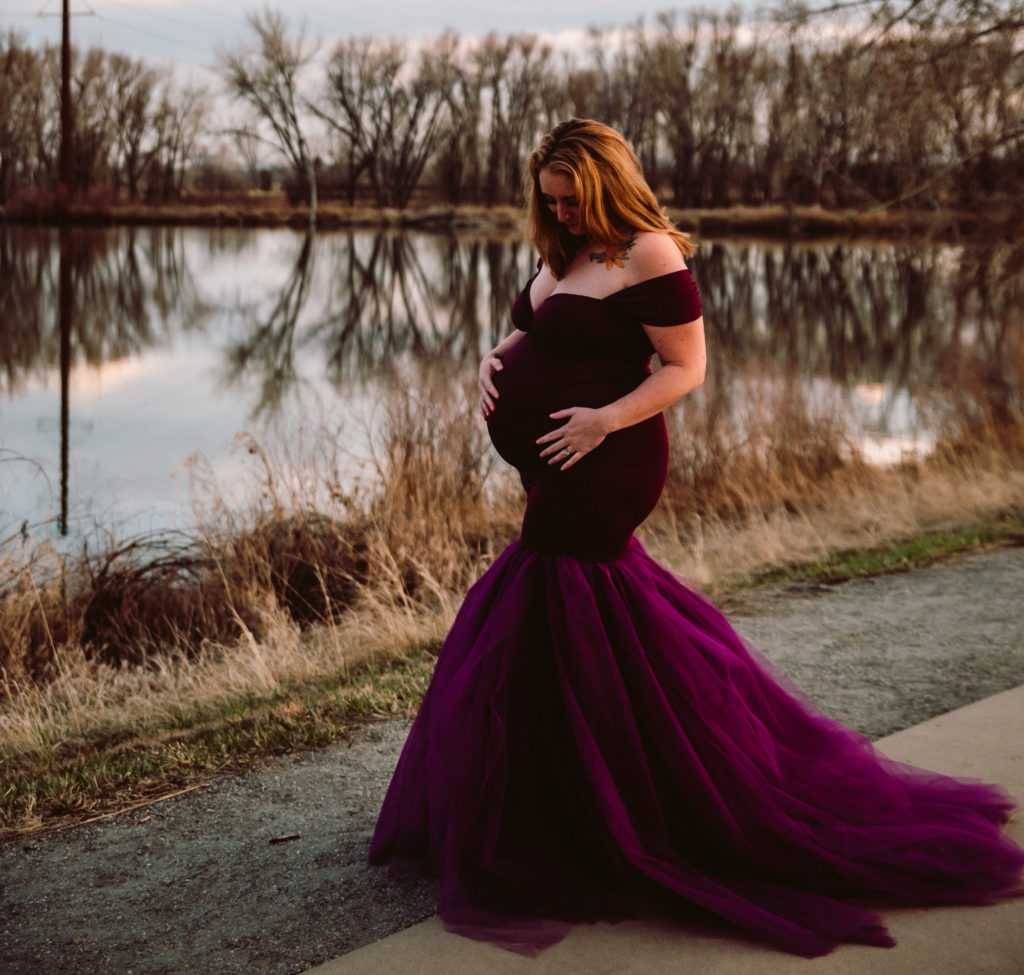 purple Chicaboo Ariel gown twin maternity photo
amyquinnphotographyandbirth.com